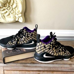 Nike LeBron XVII 17 Lakers Black Purple Gold sz13Y